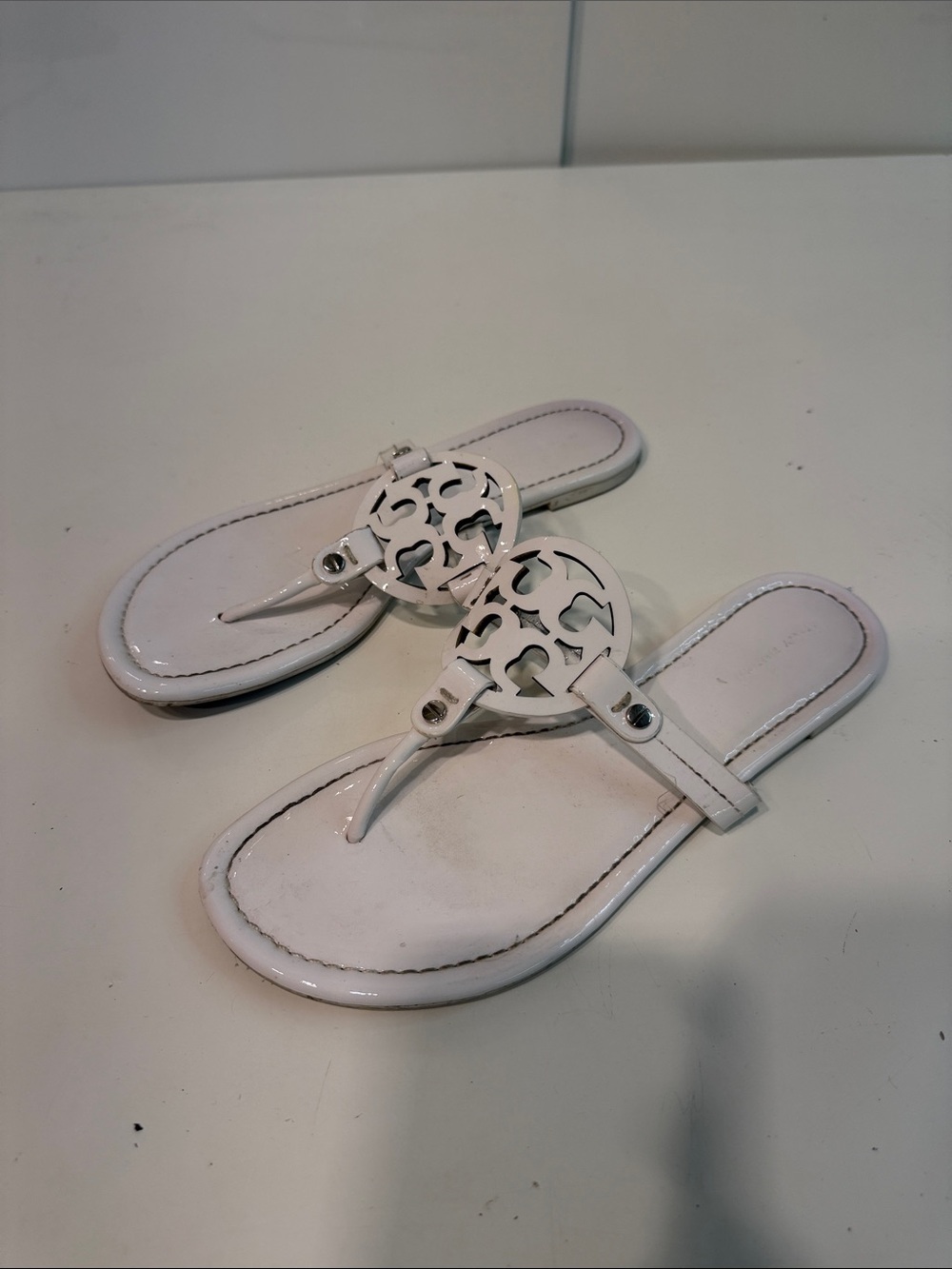 Used white Tory Burch Women's 8 flip flop Sandals